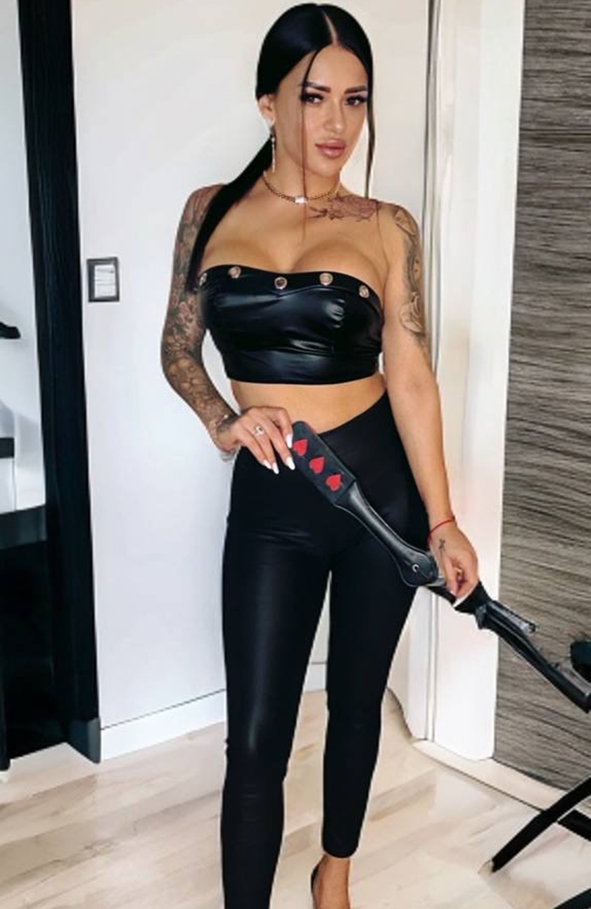 Enya, escort in Gloucester Rd