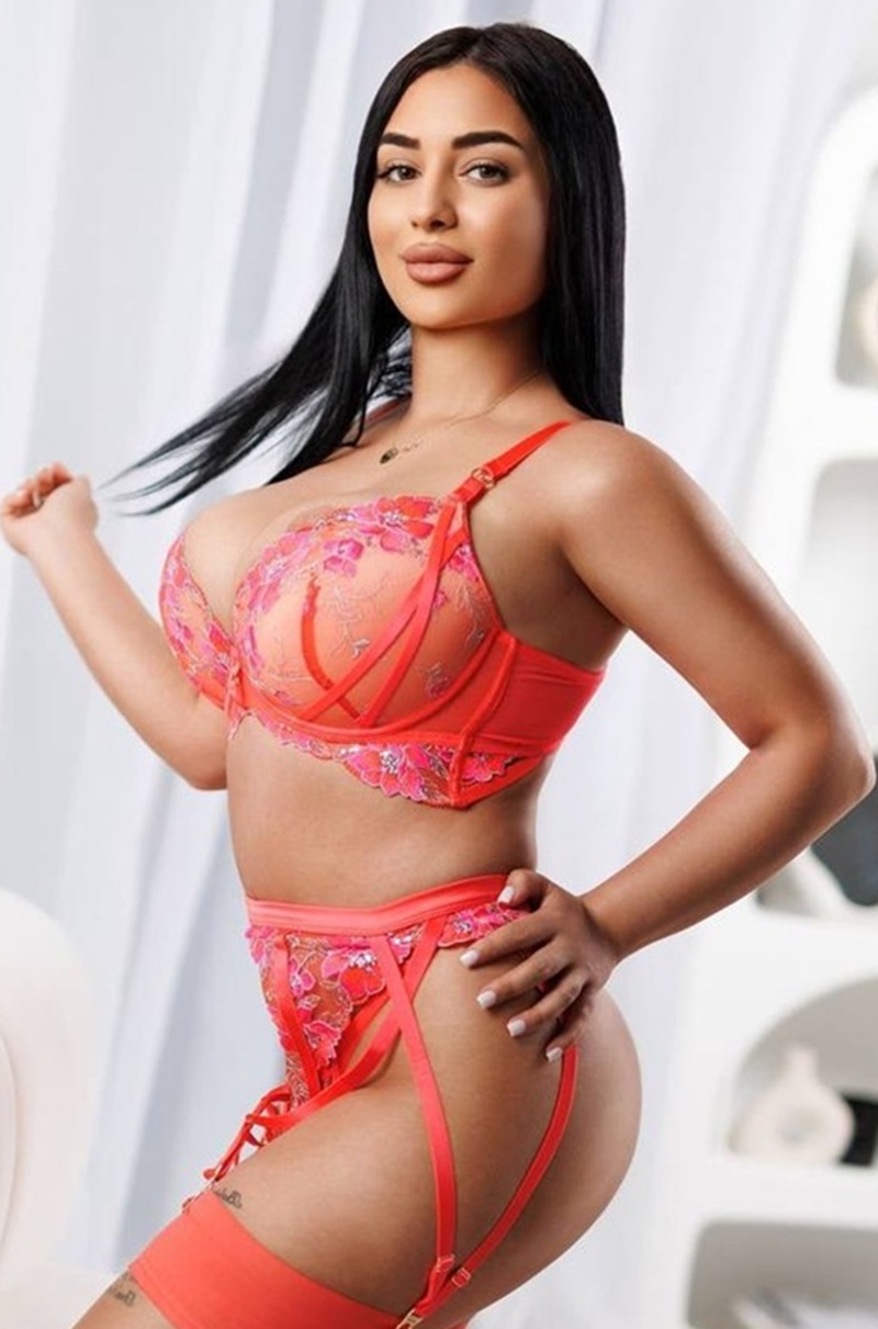 Rebba, escort in Earls Court